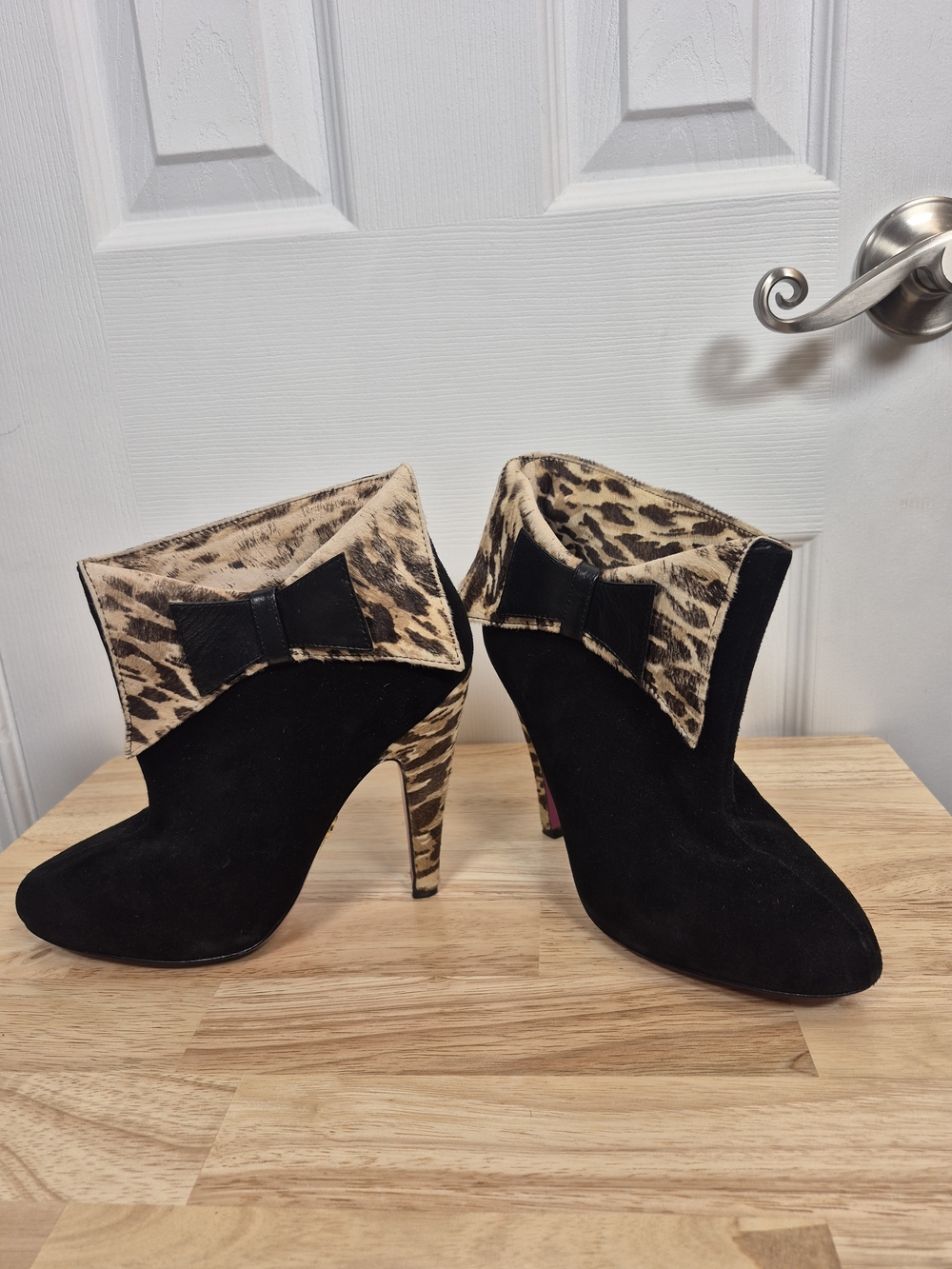 Betsey Johnson Tobi Suede Leopard Print Ankle Boots Size 6
